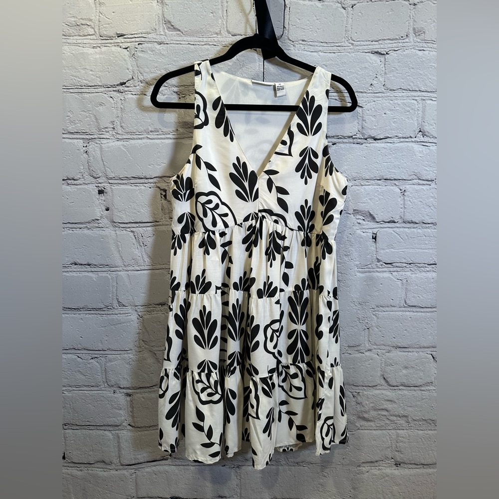 Sincerely Jules Black and White Babydoll Sundress